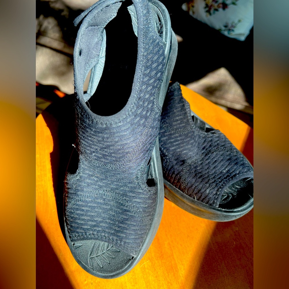 Bzees black sandals